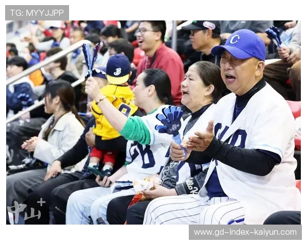 WBSC执行总监迈克尔·施密特到访CPB联赛,肯定中国棒球市场发展。